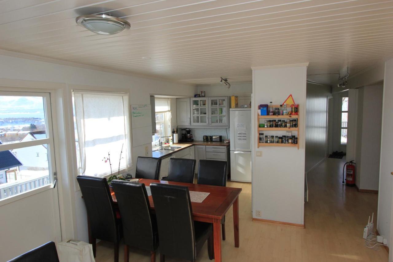 Ferienwohnung Flott Utsikt, Rolig Gate Bodø Exterior foto