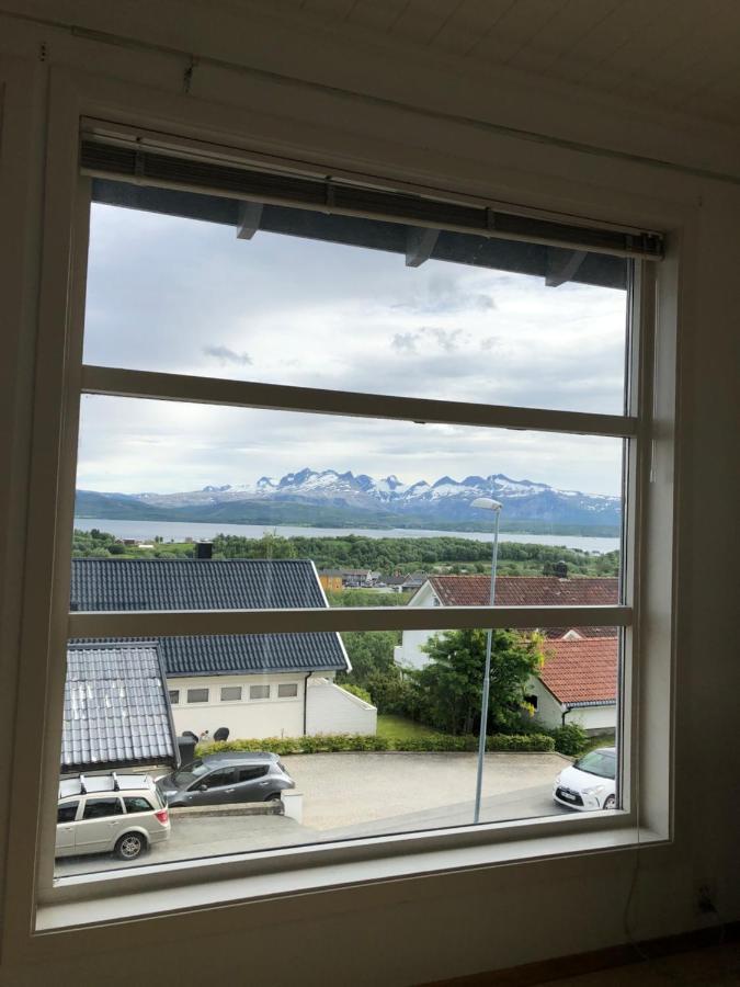 Ferienwohnung Flott Utsikt, Rolig Gate Bodø Exterior foto
